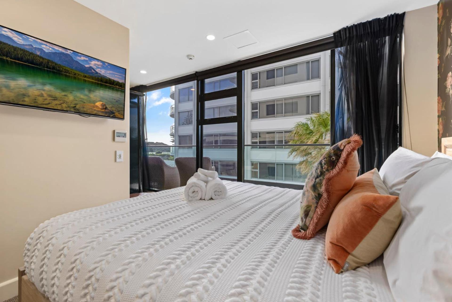 Marvelous Downtown Apartment Moments From Main Beach With Heated Pool, Gym And Parking Маунт Маунгануи Екстериор снимка